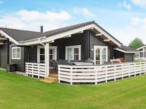 Modern Holiday Home in V ggerl se near Sea Bogø By